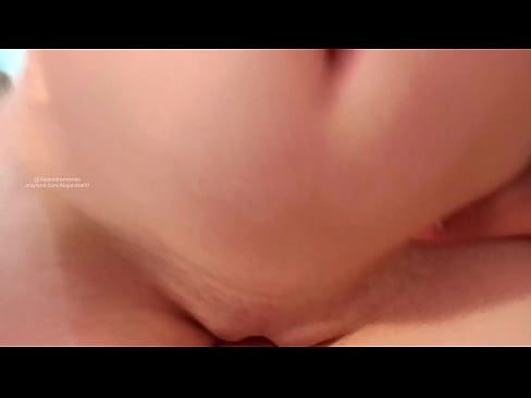❤️ Dormante en la ĉambro de mia fratino kaj tiel mi vekiĝis ☑ Pornvideo ĉe ni ❤