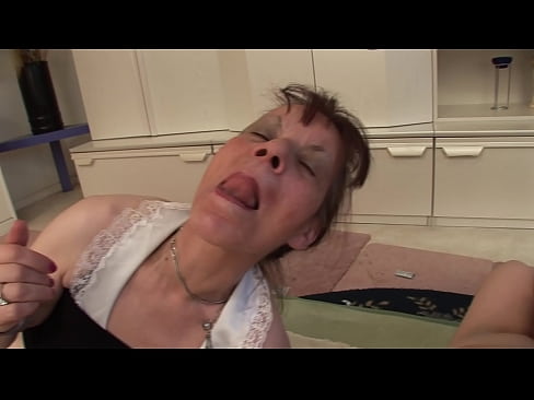 ❤️ Du avinoj kaj unu avo havas triopon ☑ Pornvideo ĉe ni ❤