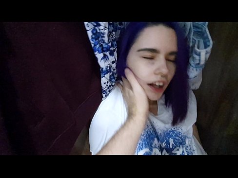 ❤️ Trovis mian fratinon en la ŝranko kaj helpis ŝin kumi ☑ Pornvideo ĉe ni ❤